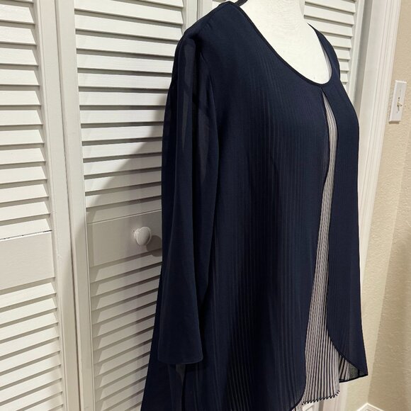 Chico’s Travelers Collection Navy Pleated Sheer Overlay Blouse – Size 3 (XL/16-1 - Picture 3 of 8